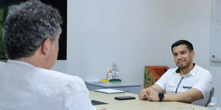 Inversionistas estadounidenses evalúan instalar complejo de inteligencia artificial en Paraguay