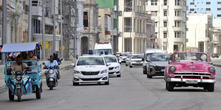 Cuba afronta máxima tensión con EE.UU. sumida en su peor crisis en décadas