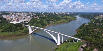 Recomiendan cruzar al Brasil se madrugada para evitar el fuerte tránsito del comercio