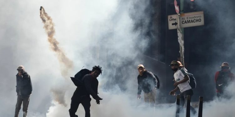 Gobierno de Bolivia llega a acuerdo con sindicatos y pone fin a bloqueos carreteros