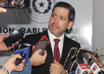 Latorre, radicalmente en contra de aumentar el IVA