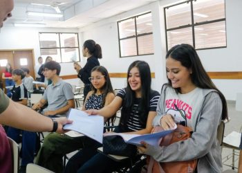 Jóvenes capitalinos de entre 17 a 29 años podrán acceder a becas de licenciatura