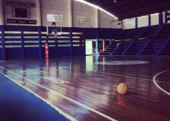 Denuncian a presunto ocupante de predio del Rowing Club por negarse a abandonar el mismo