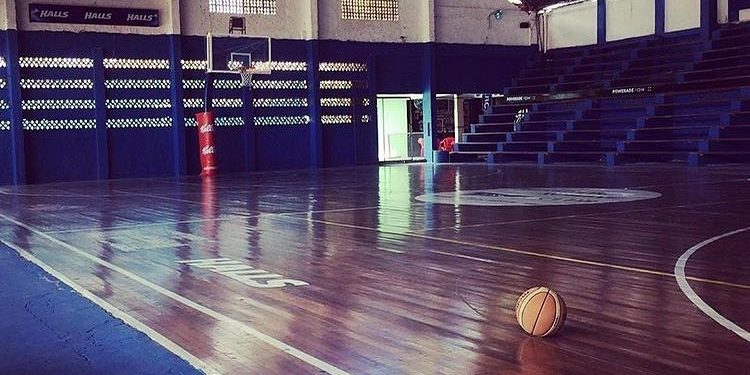 Denuncian a presunto ocupante de predio del Rowing Club por negarse a abandonar el mismo