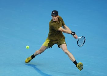 Sinner, implacable hacia tercera ronda del Abierto de Australia