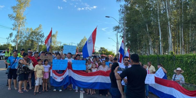 Vecinos de Atyrá buscan impedir extracción de agua de Acuífero Caacupé para emprendimiento