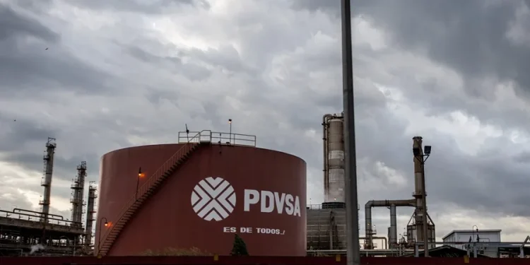 El Parlamento de Venezuela aprueba en primera instancia la reforma a la Ley de Hidrocarburos