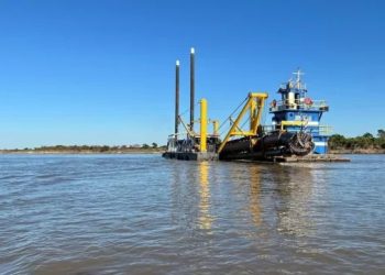 Deuda estatal pone en riesgo el dragado de la hidrovía y armadores proponen privatización
