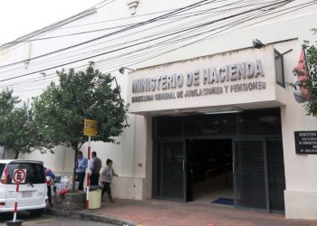 Ministerio de Economía violaría la Constitución con reforma de Caja Fiscal, afirman