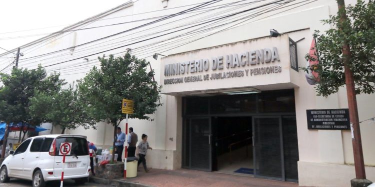 Ministerio de Economía violaría la Constitución con reforma de Caja Fiscal, afirman