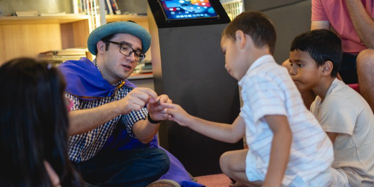 Los Reyes Científicos traen al MuCi ciencia, experimentos y referentes paraguayos