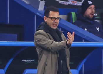 Liam Rosenior es el nuevo entrenador del Chelsea