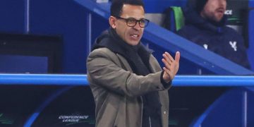 Liam Rosenior es el nuevo entrenador del Chelsea