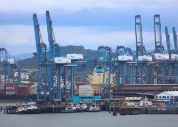 EE.UU: déficit comercial descendió un 39% en octubre