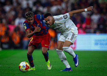 Polémica actitud de Mbappé en la premiación de la Supercopa de España