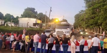 Movilización de CODEFRAN para exigir clausura del Puente de la Integración de Presidente Franco