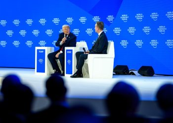 Con la presencia de Peña, Trump puso en marcha el «Consejo de la Paz»