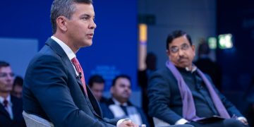Presidente Peña en panel de movilización de inversiones en energía en Davos