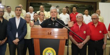 Policías y militares apoyan proyecto de reforma de la Caja Fiscal