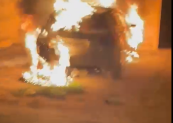 No aceptó la separación y quemó vehículo de su expareja