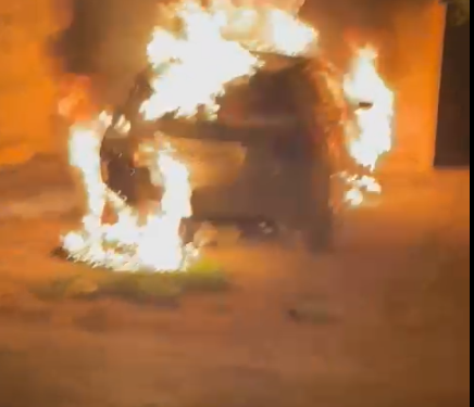 No aceptó la separación y quemó vehículo de su expareja