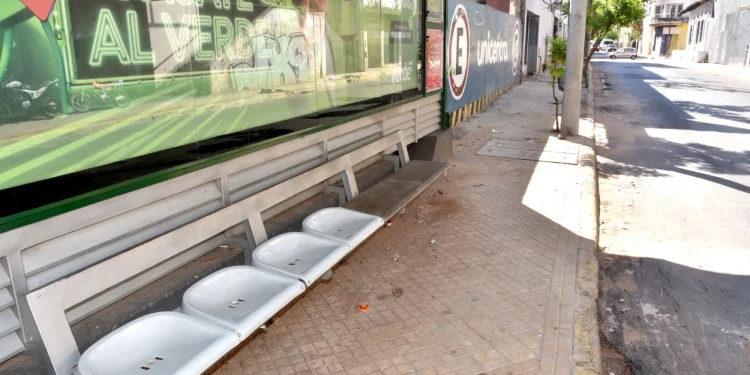 Analizan que buses dejen de pasar por Presidente Franco para cuidar el centro histórico