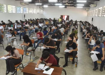 Unos 18.000 jóvenes rindieron este sábado los exámenes para las Becas del Gobierno