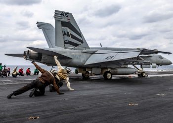 EEUU avisó a Irán de que «no tolerará» acciones «inseguras» tras anunciar ejercicios en el estrecho Ormuz