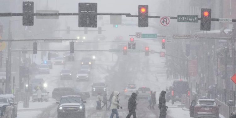 Tormenta invernal ya dejó al menos 30 muertos en Estados Unidos