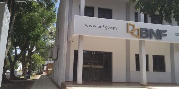 Cajera que habría estafado al BNF por más de G. 3.400 millones afrontará juicio