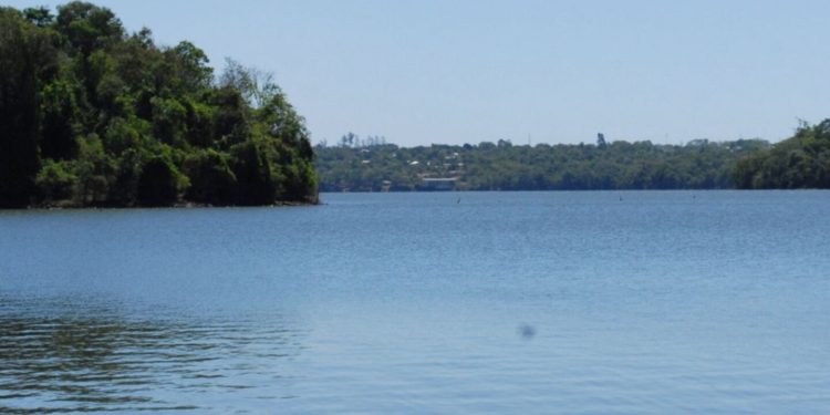 Ciudad del Este:  Fiscalía allana estancia tras denuncia de contaminación en el Lago Acaray
