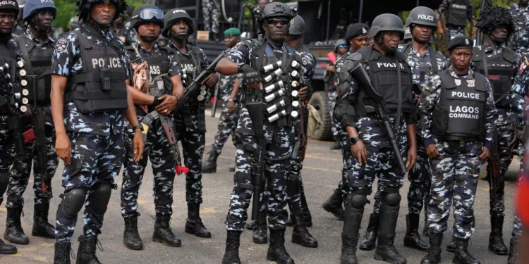 Hombres armados matan al menos a 13 personas en Nigeria