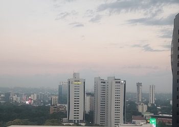 Asunción bajo una densa capa de humo tras diversos focos de incendio