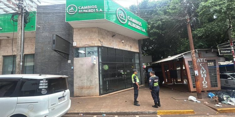 Violento asalto a casa de cambios en el microcentro de Ciudad del Este