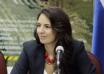 Ministra afirmó que deudas no frenarán ninguna obra durante este año