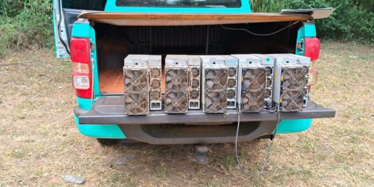 ANDE interviene una conexión irregular destinada a la criptominería en Luque