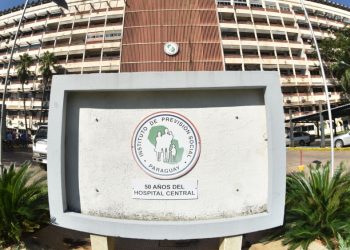 Presidente de IPS reconoció falta de medicamentos y dicen que en 2025 tuvieron que ponerse «creativos»