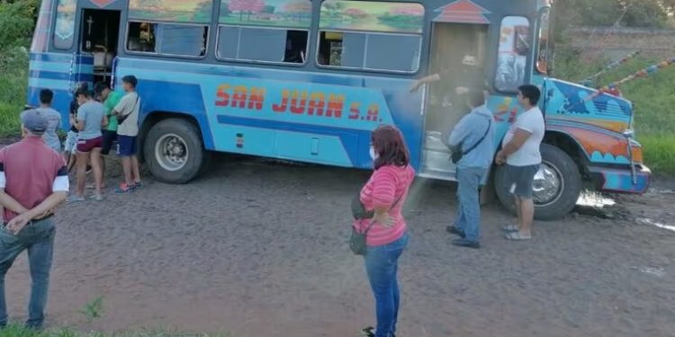 Condenan a cuatro años de prisión a chofer de bus que atropelló y mató a una mujer en Ñemby