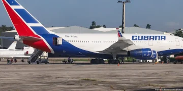 Cuba se queda sin combustible para aviones