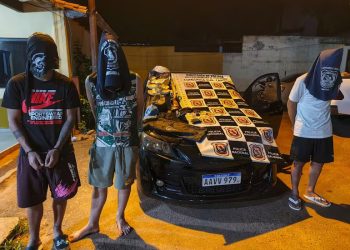 Jóvenes, uno de ellos sobrino de Armando Rotela, capturados con potente fusil