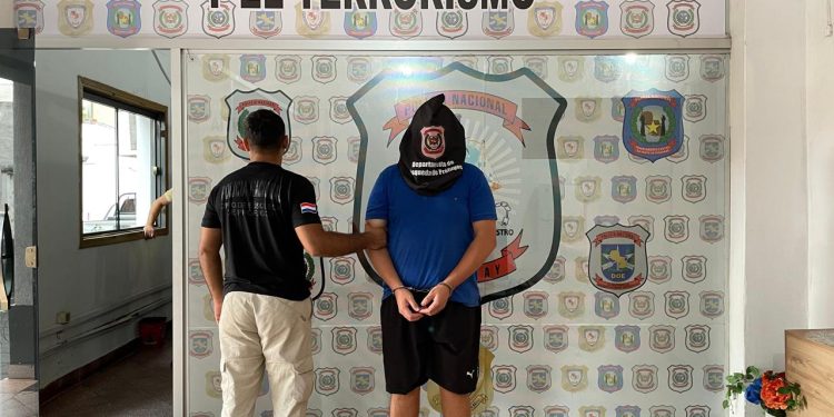 Detienen a “Camaleón”, presunto estafador que utilizaba cédulas robadas para cometer fraudes