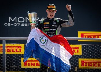 Noticia bomba: Duerksen confirmado como piloto de desarrollo de Mercedes