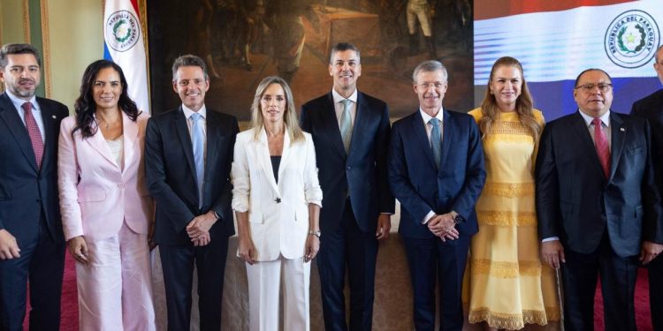 Paraguay firma acuerdo para incorporar modelo de gestión del Albert Einstein en el Hospital de Itauguá