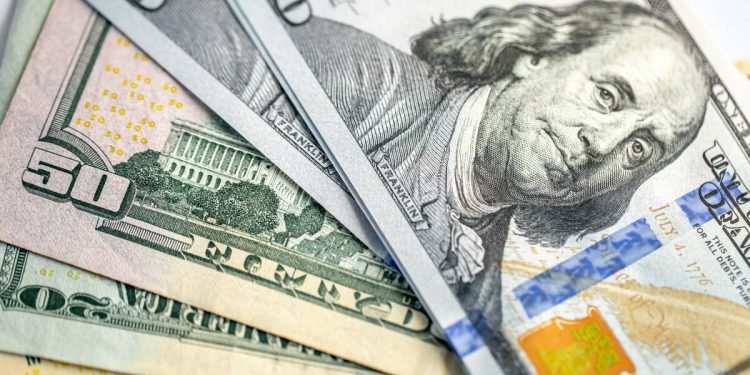 Instan a que el BCP comience a intervenir ante la baja sostenida del dólar