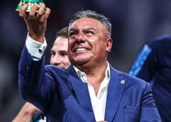 El presidente de la AFA, Claudio «el chiqui» Tapia, con prohibición de salida de la Argentina