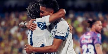 Ronaldo Martínez le dio el gol del triunfo a la T en el Gigante de Arroyito