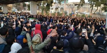 Número de muertes durante represión de protestas en Irán rebasa los 7.000, dicen activistas