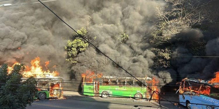 México: más de 60 fallecidos y 70 detenidos tras muerte del líder narco «El Mencho»