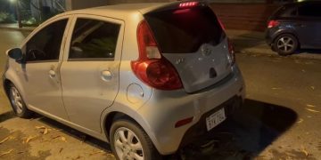 Hallan a mujer en la baulera de un automóvil en Villa Morra