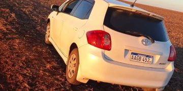 Hallan vehículo abandonado tras ataque con explosivos a banco en Naranjal